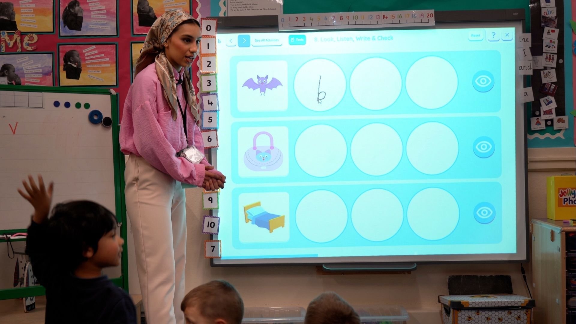 jolly-classroom-teacher-screen-image (3)